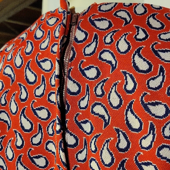 Vintage 70s Red Sleeveless Mod Style Dress with Pattern - Picture 3 of 3